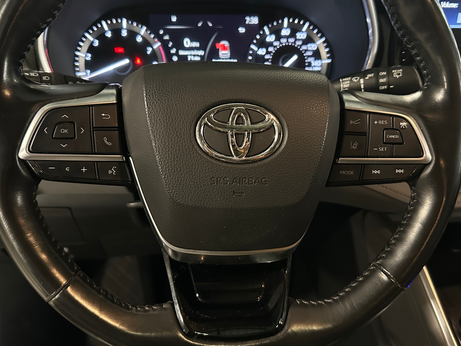 Thumbnail: 2021 Toyota Highlander - 4