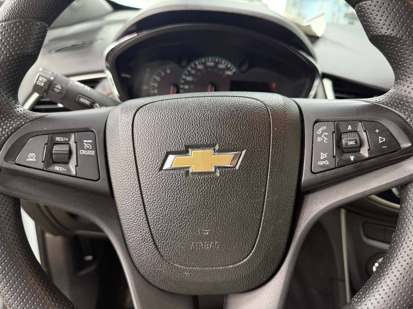 Thumbnail: 2017 Chevrolet Trax - 5