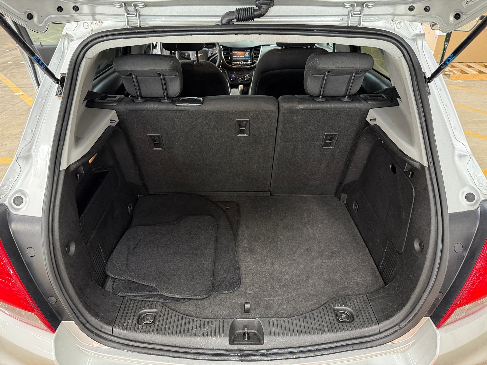 Thumbnail: 2017 Chevrolet Trax - 7