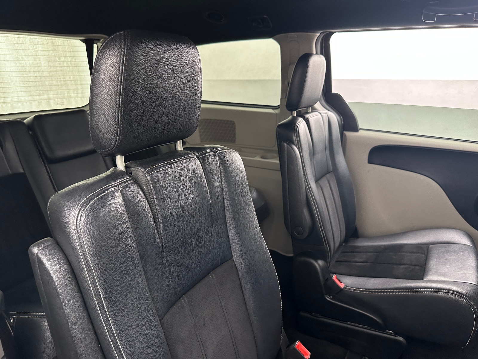 Thumbnail: 2017 Dodge Grand Caravan - 5
