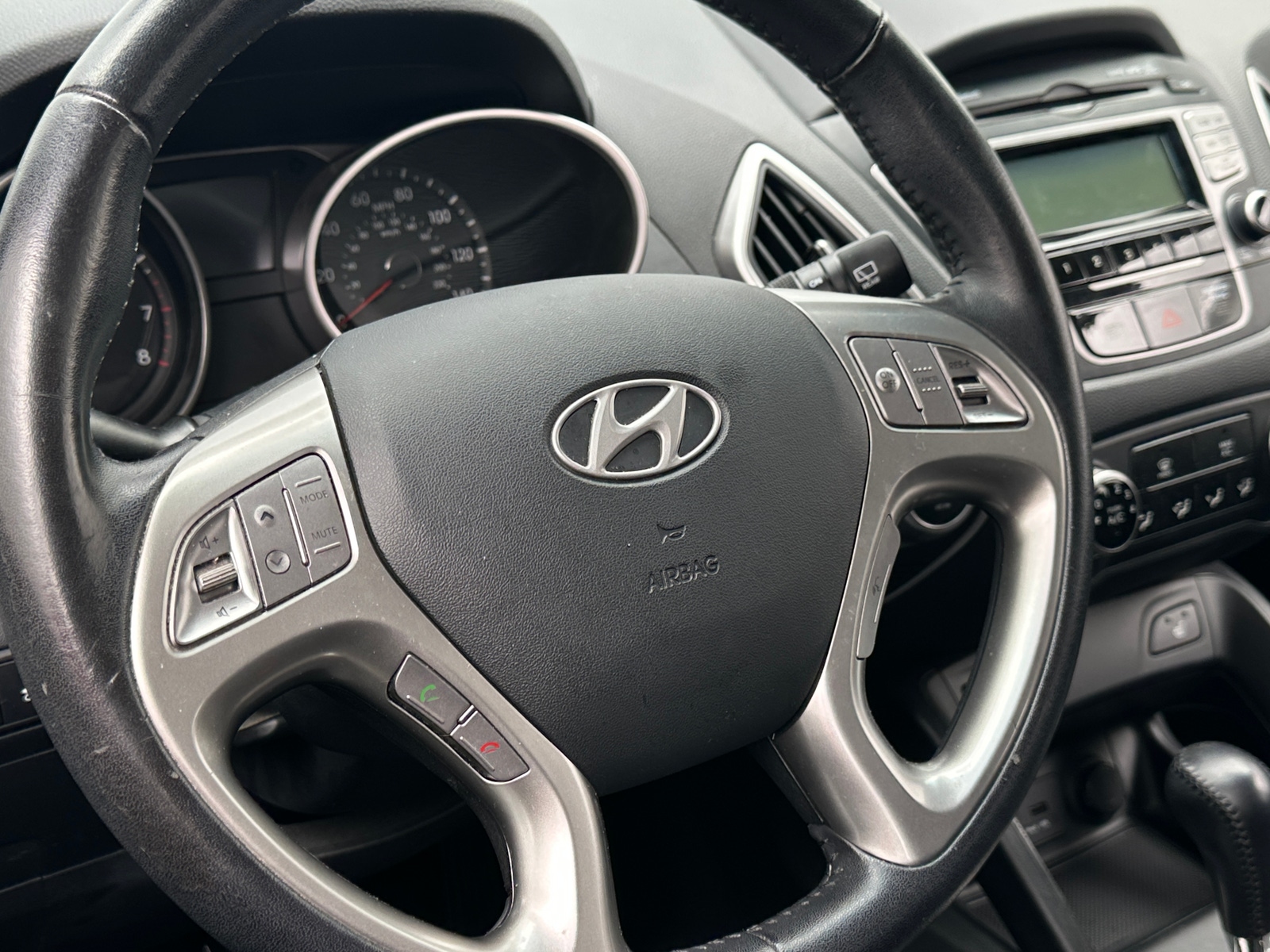 Thumbnail: 2012 Hyundai Tucson - 5