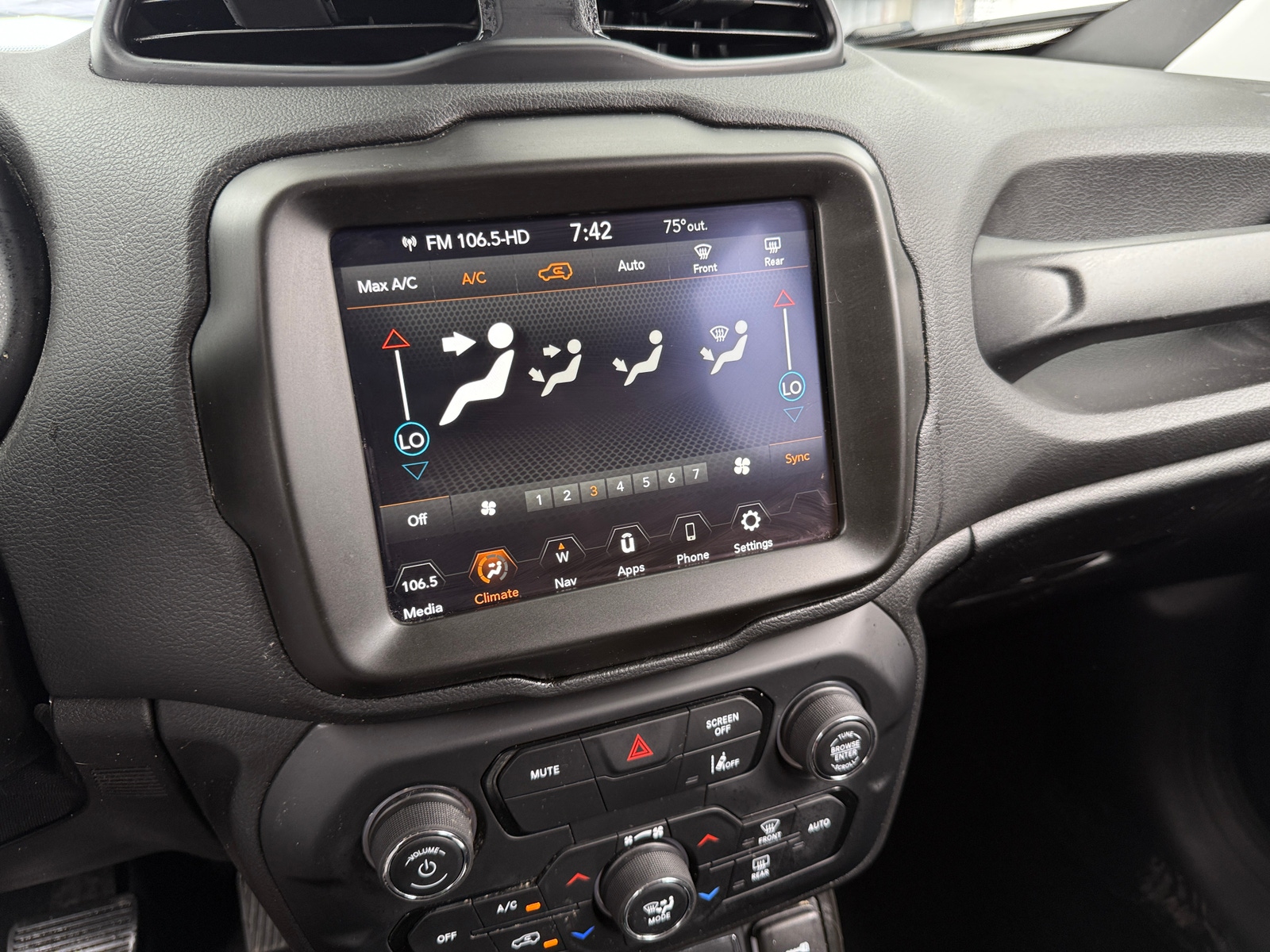 Thumbnail: 2023 Jeep Renegade - 4