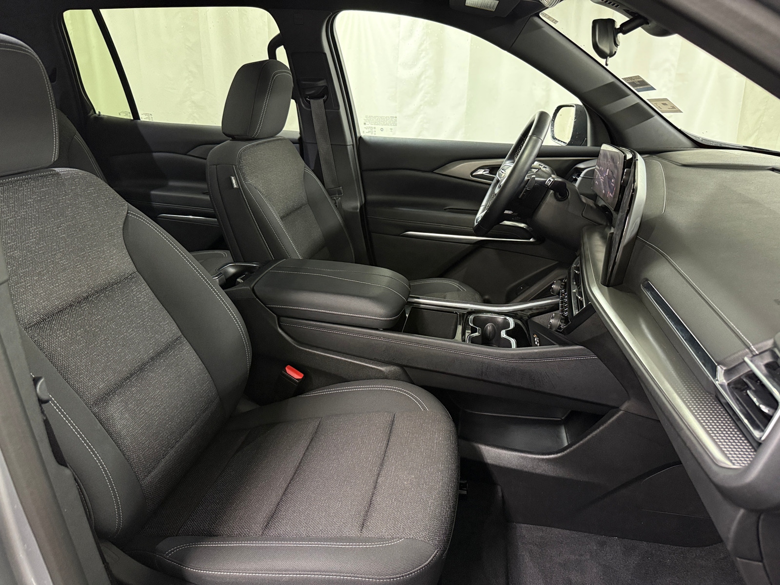 Thumbnail: 2025 Chevrolet Traverse - 2