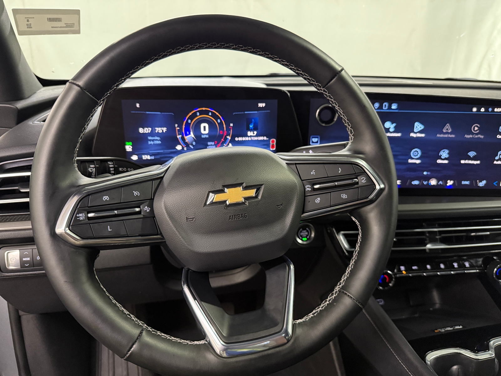 Thumbnail: 2025 Chevrolet Traverse - 5