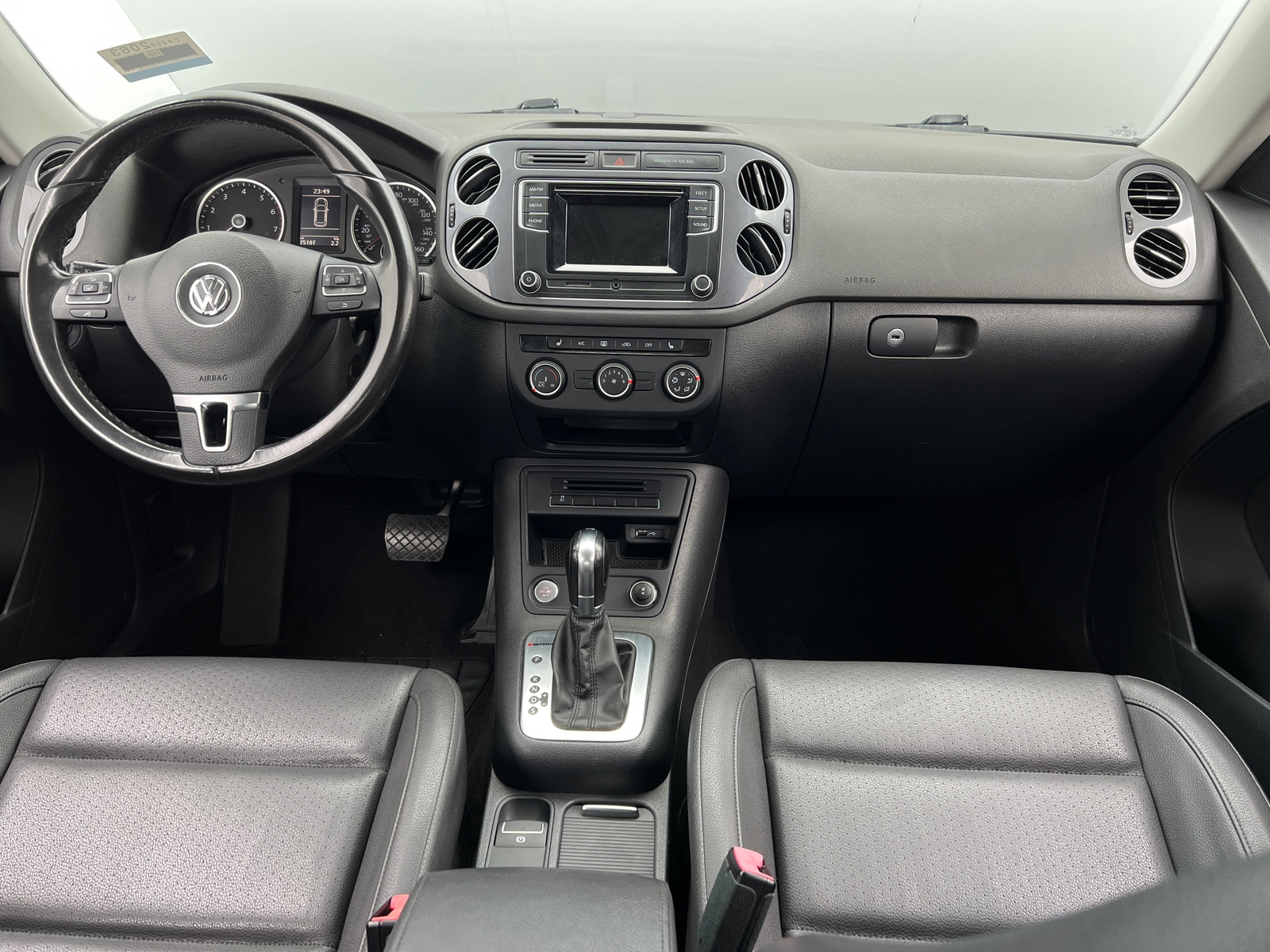 Thumbnail: 2016 Volkswagen Tiguan - 3