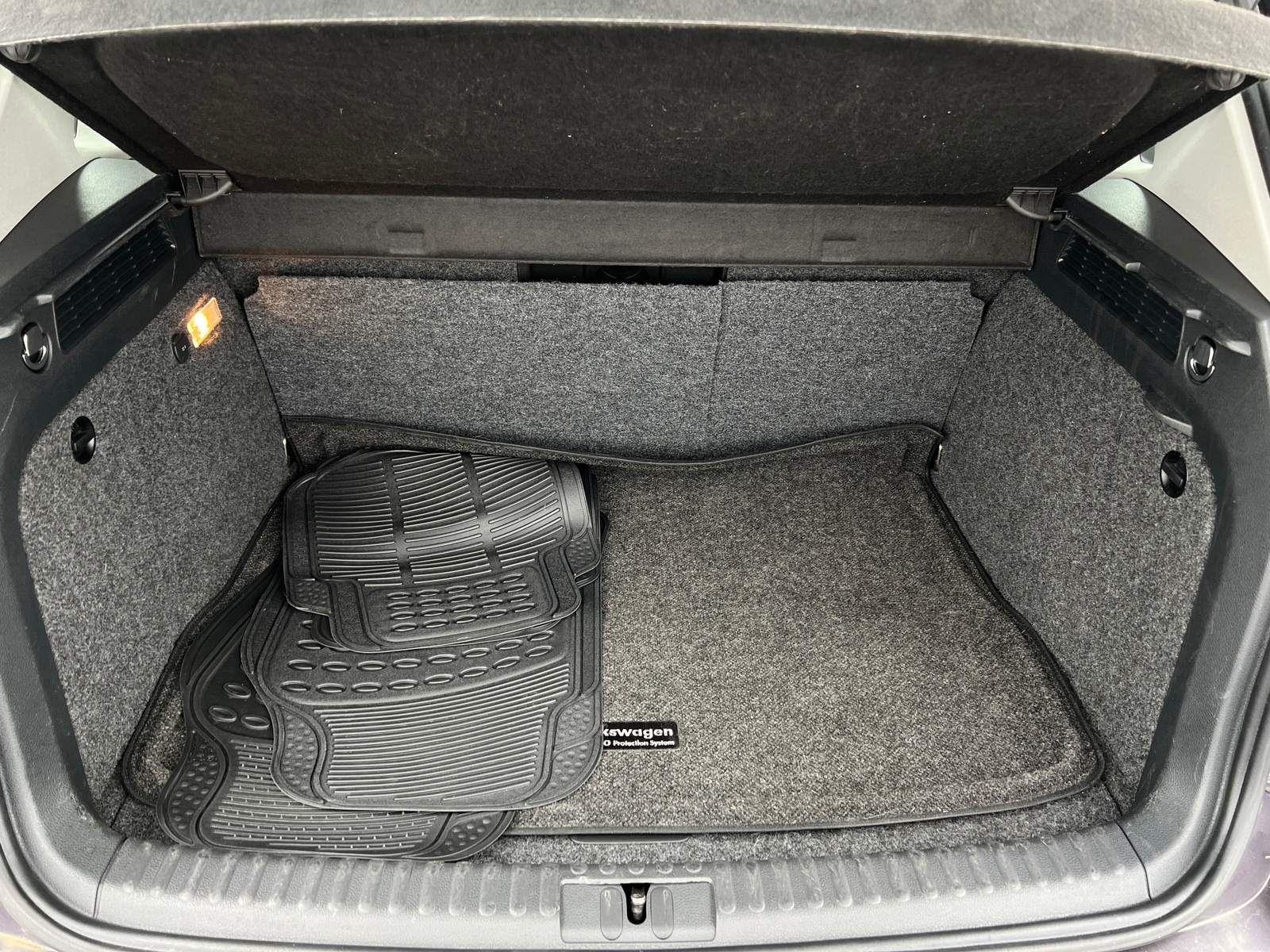 Thumbnail: 2016 Volkswagen Tiguan - 7