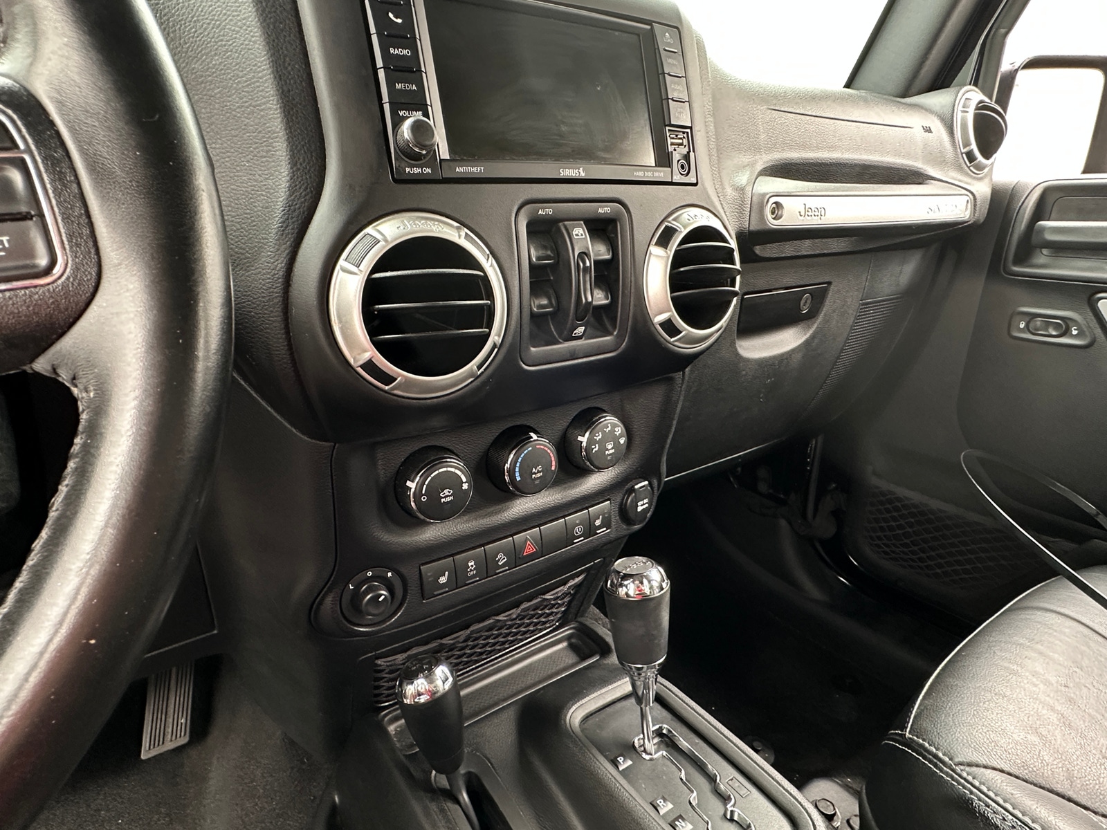 Thumbnail: 2017 Jeep Wrangler - 3