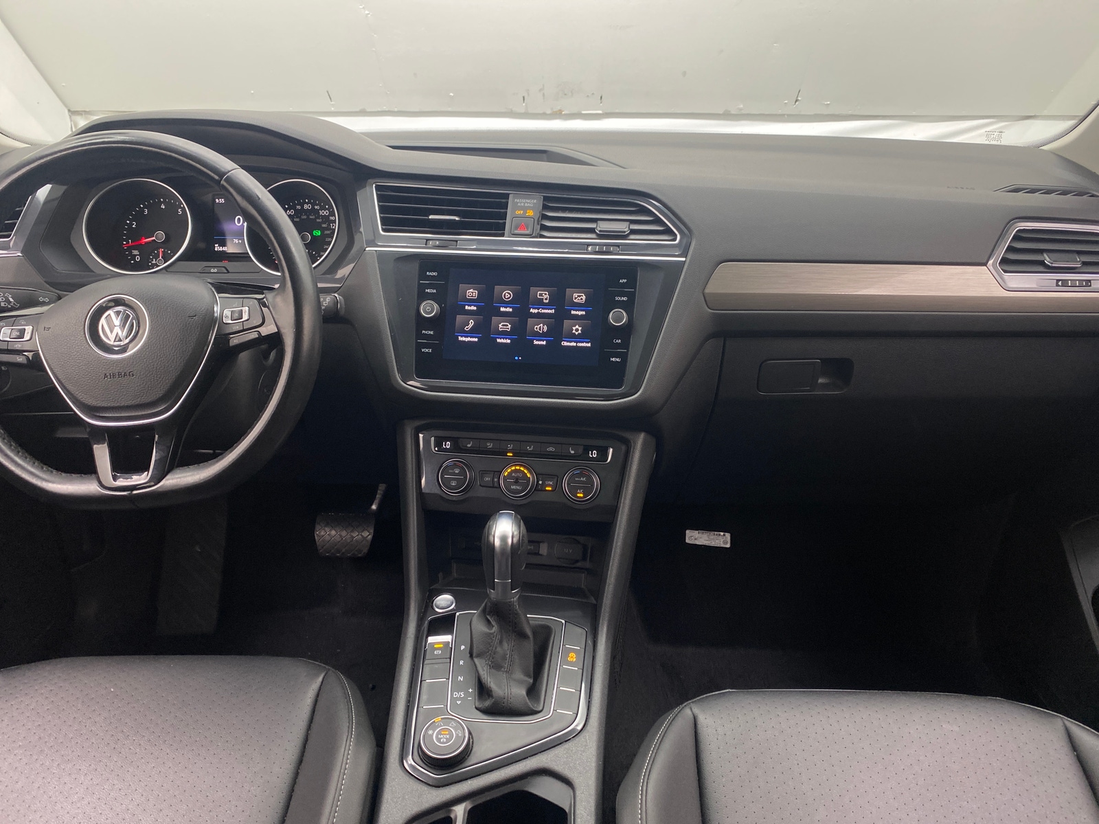 Thumbnail: 2019 Volkswagen Tiguan - 2