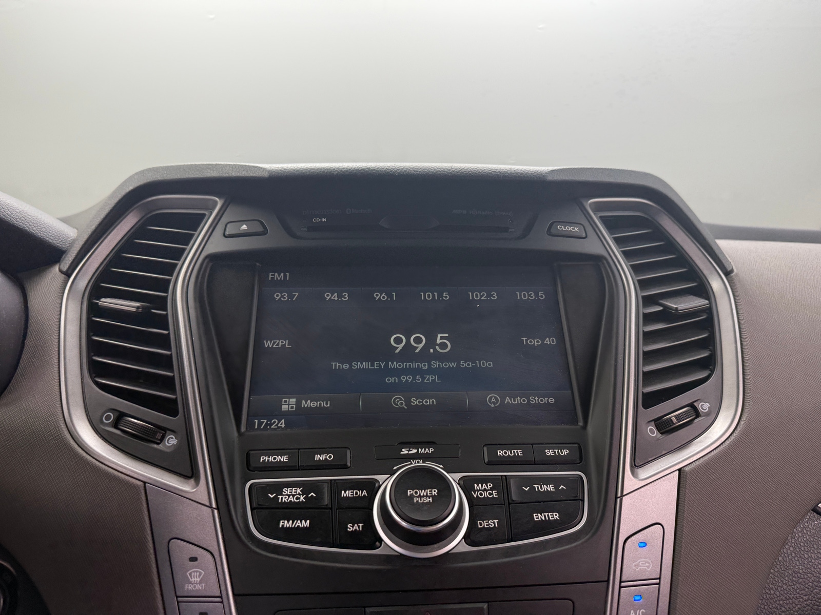 Thumbnail: 2013 Hyundai Santa Fe - 4