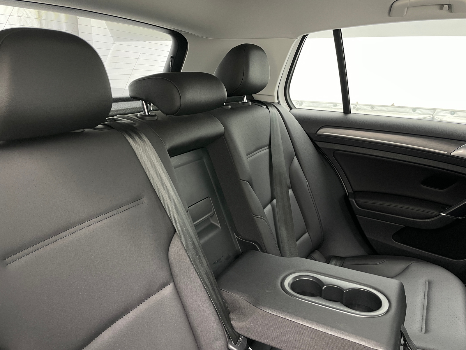Thumbnail: 2019 Volkswagen e-Golf - 5