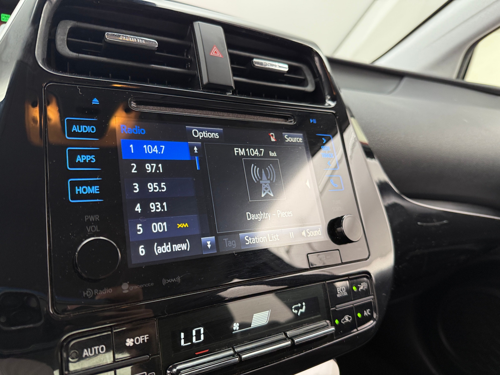 Thumbnail: 2017 Toyota Prius - 4
