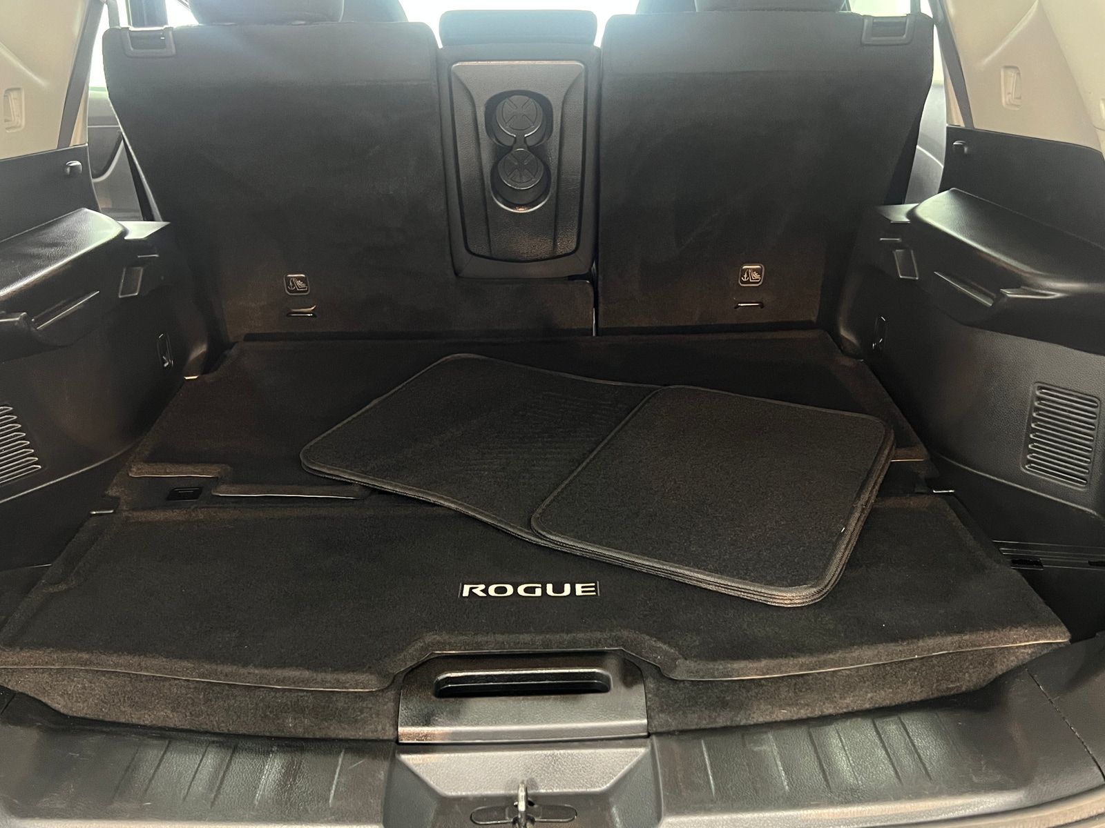 Thumbnail: 2017 Nissan Rogue - 7