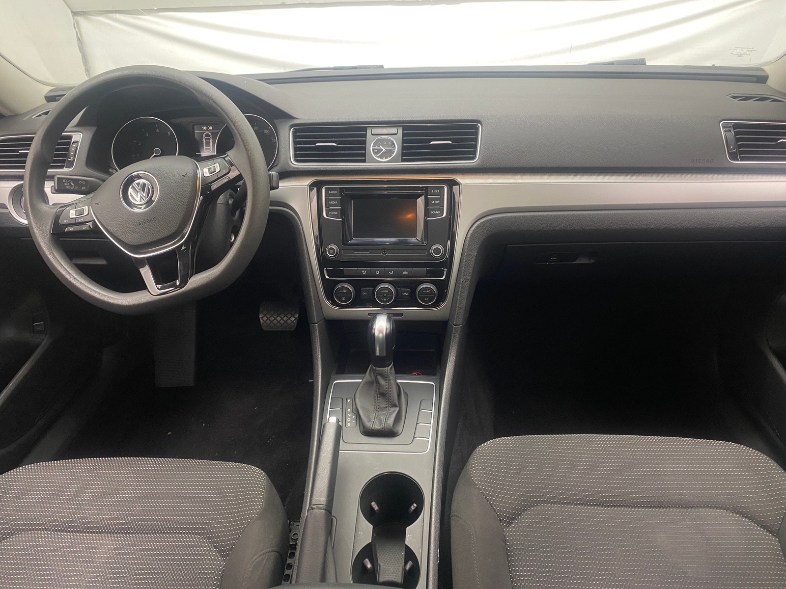 Thumbnail: 2017 Volkswagen Passat - 3