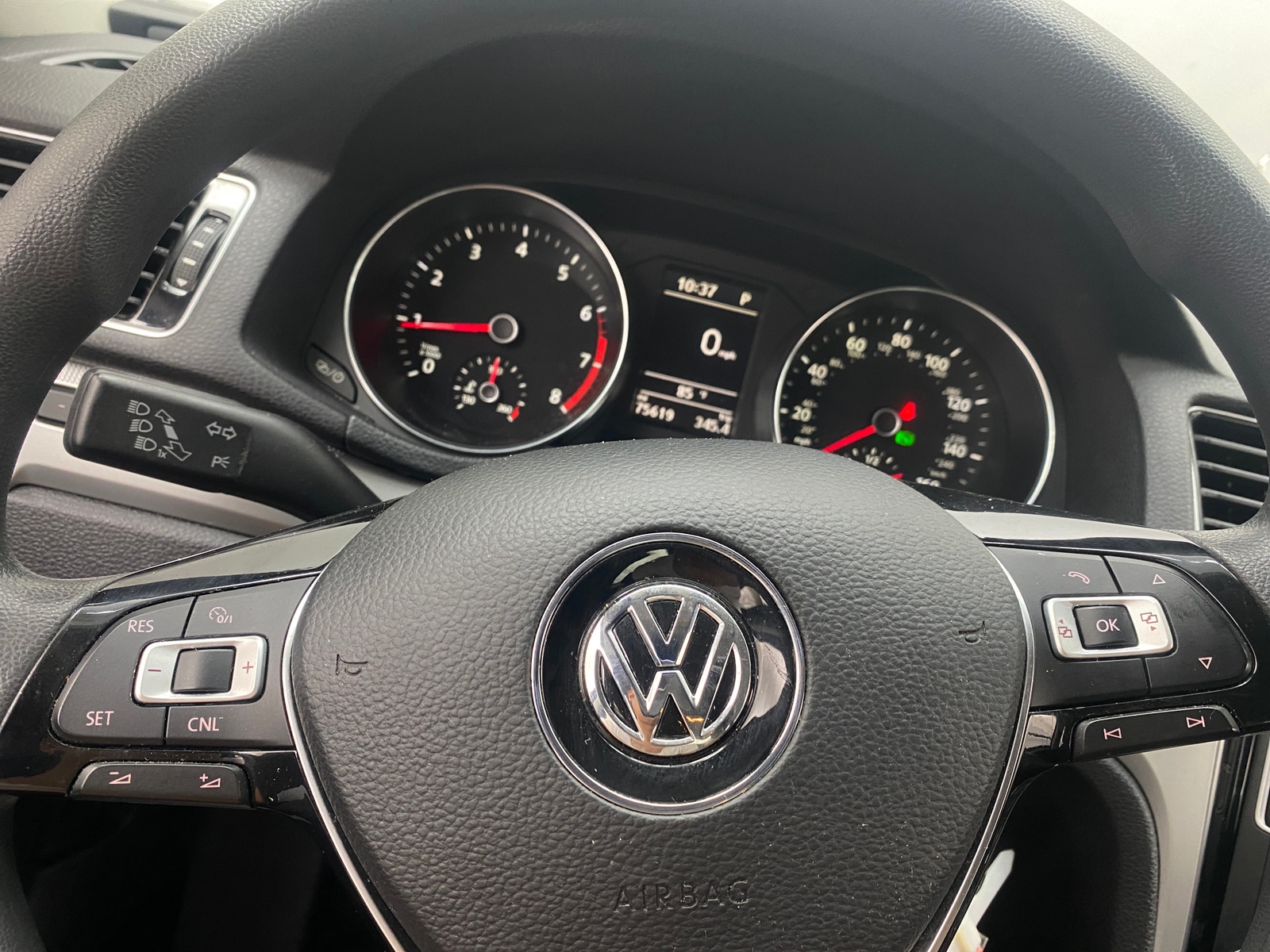 Thumbnail: 2017 Volkswagen Passat - 5