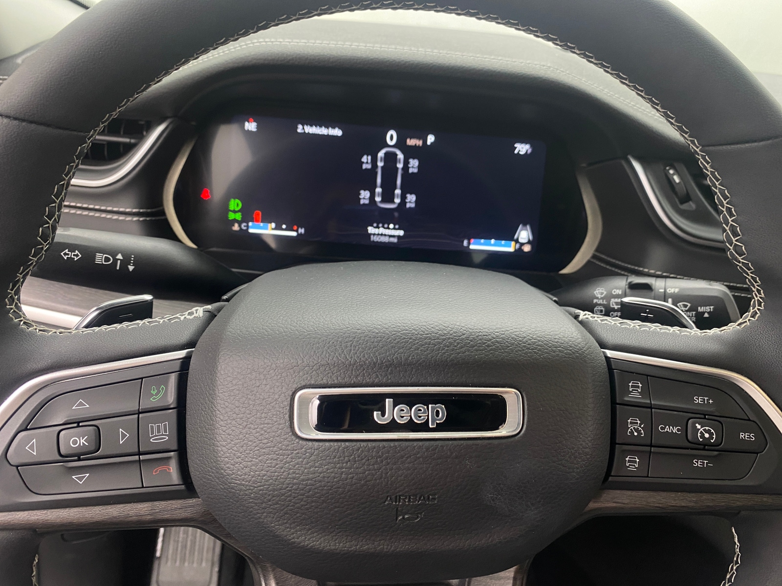 Thumbnail: 2023 Jeep Grand Cherokee L - 4