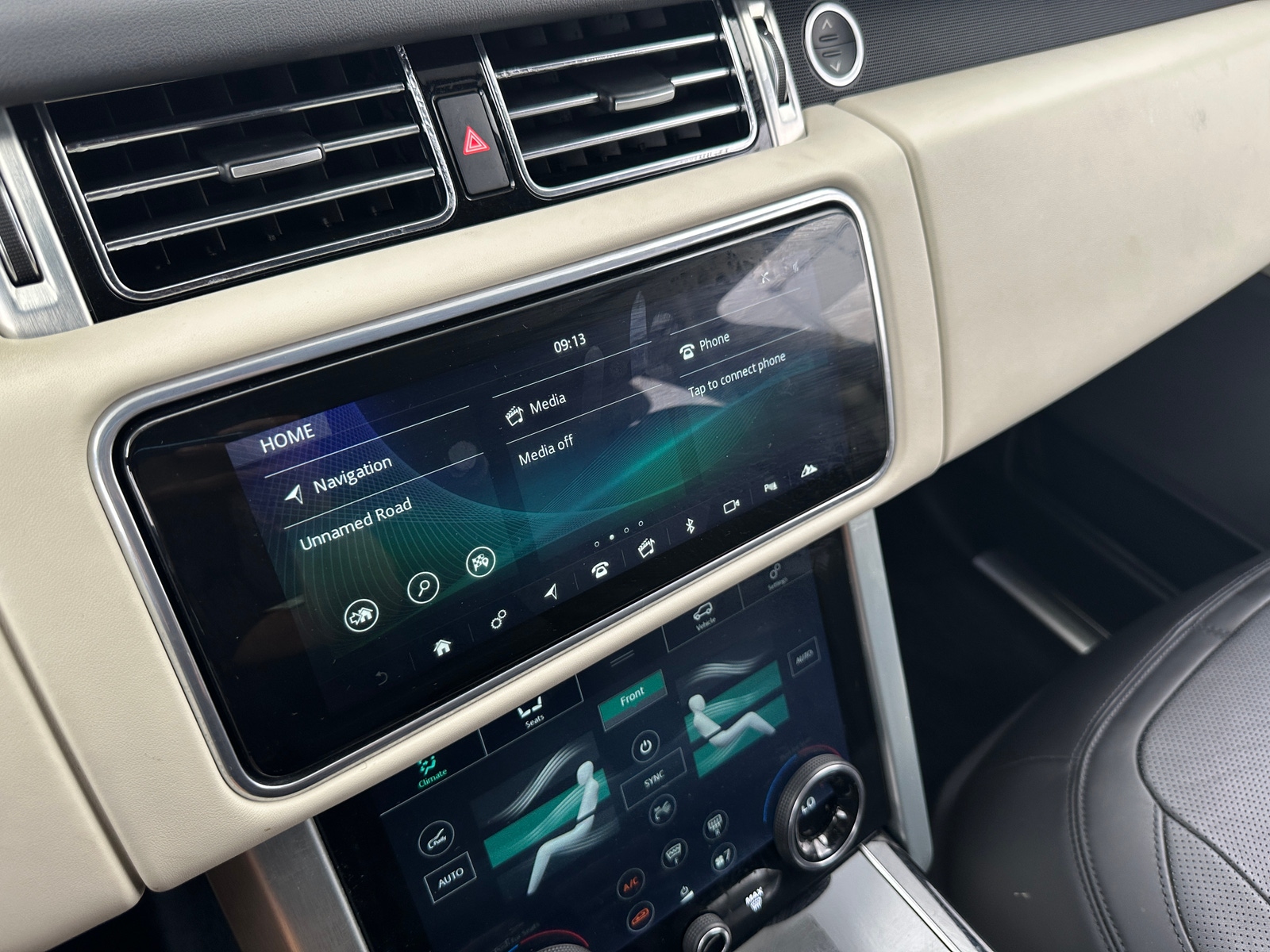 Thumbnail: 2022 Land Rover Range Rover - 3