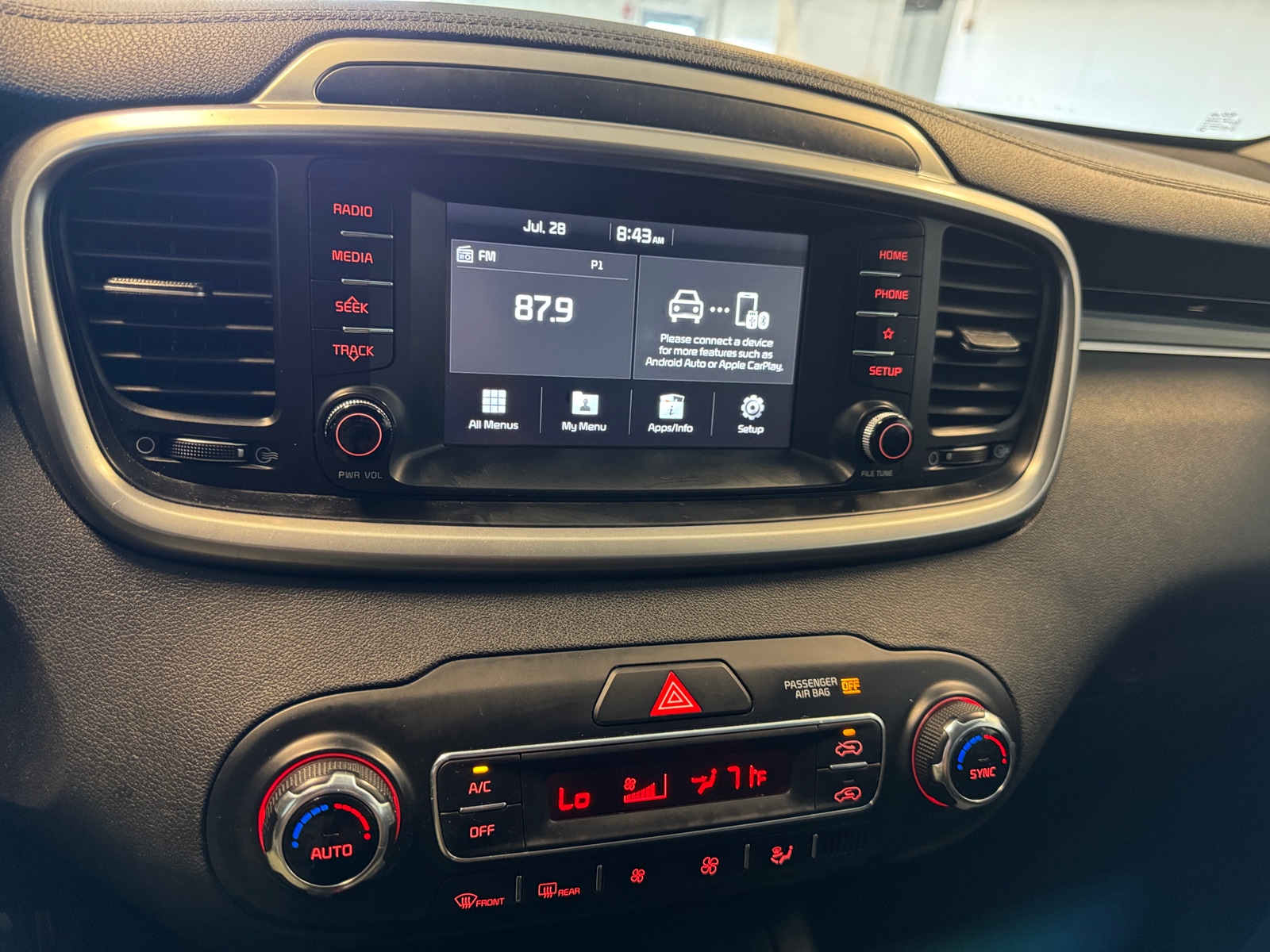 Thumbnail: 2019 Kia Sorento - 4