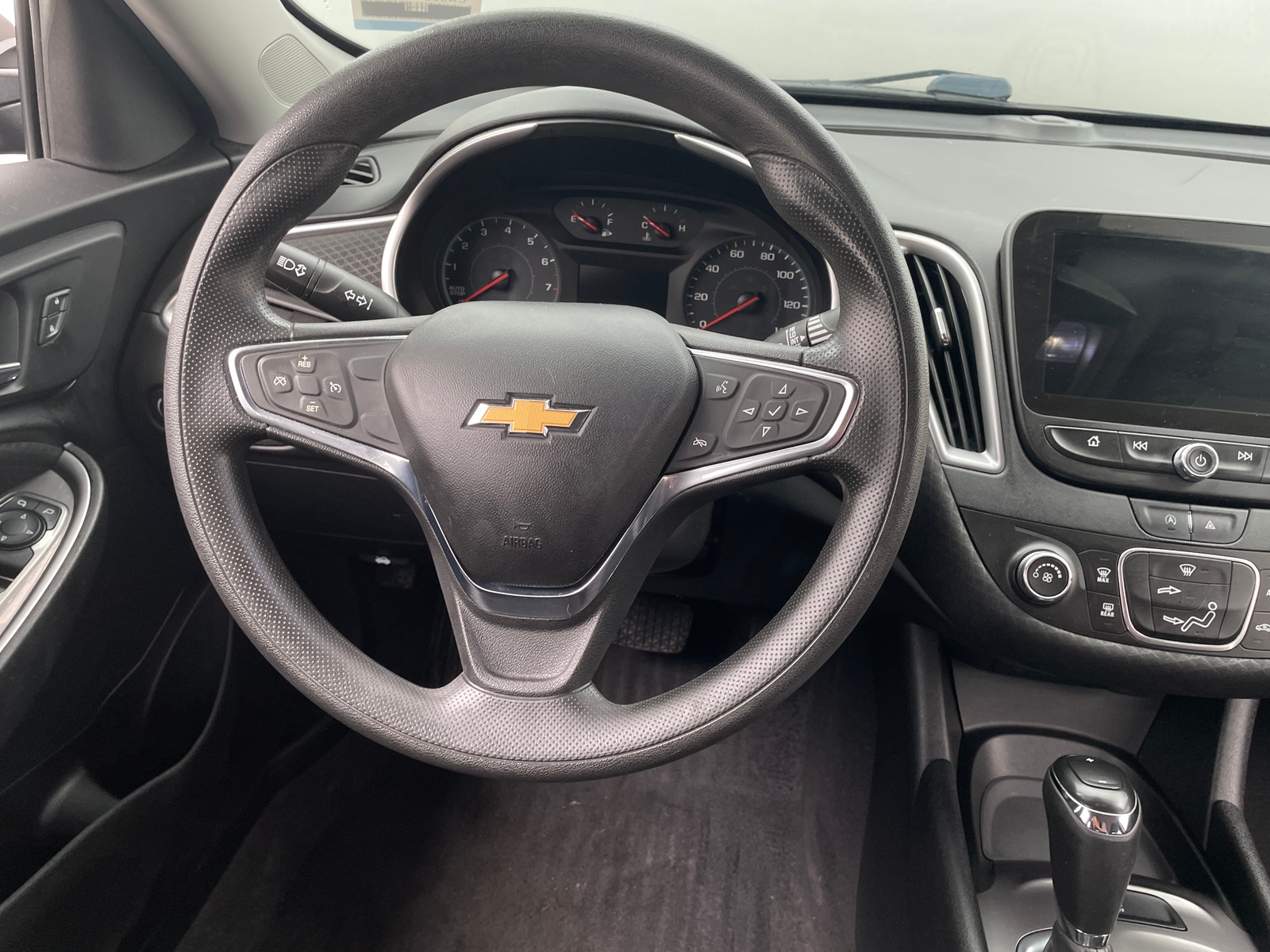 Thumbnail: 2020 Chevrolet Malibu - 5