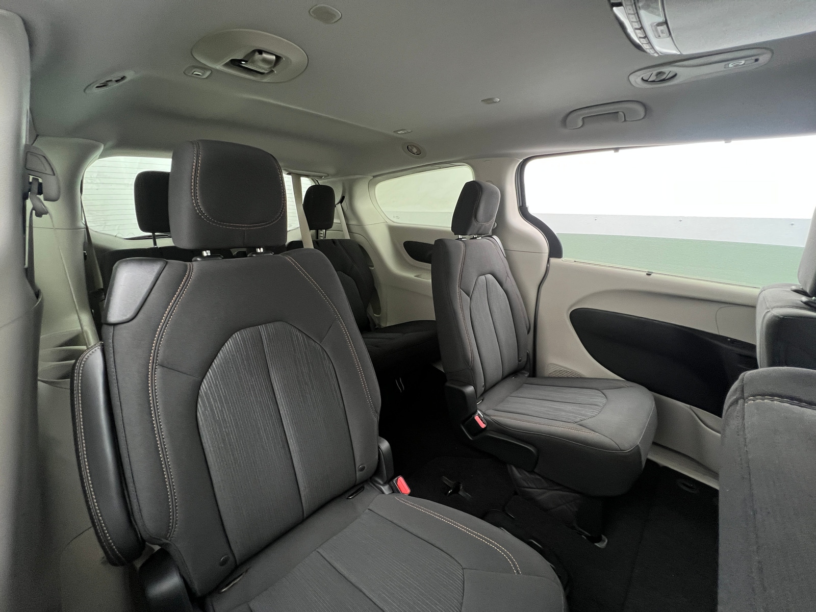 Thumbnail: 2018 Chrysler Pacifica - 6
