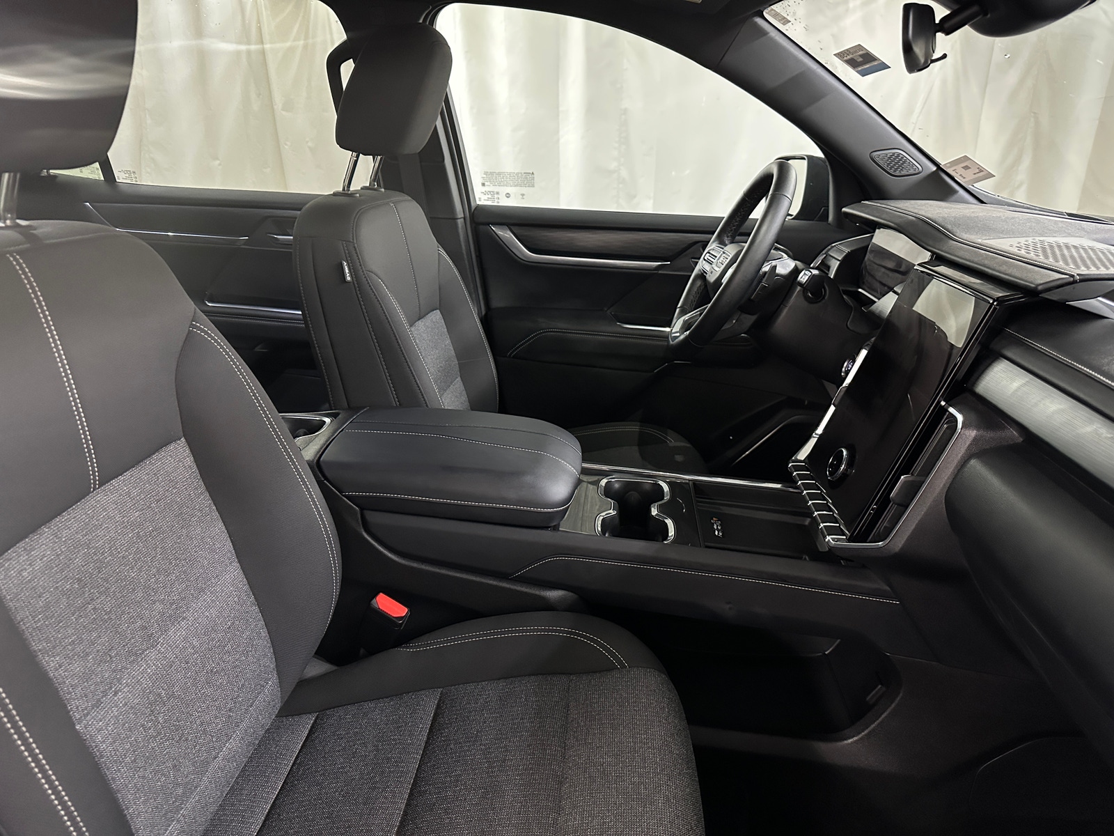Thumbnail: 2025 GMC Acadia - 2