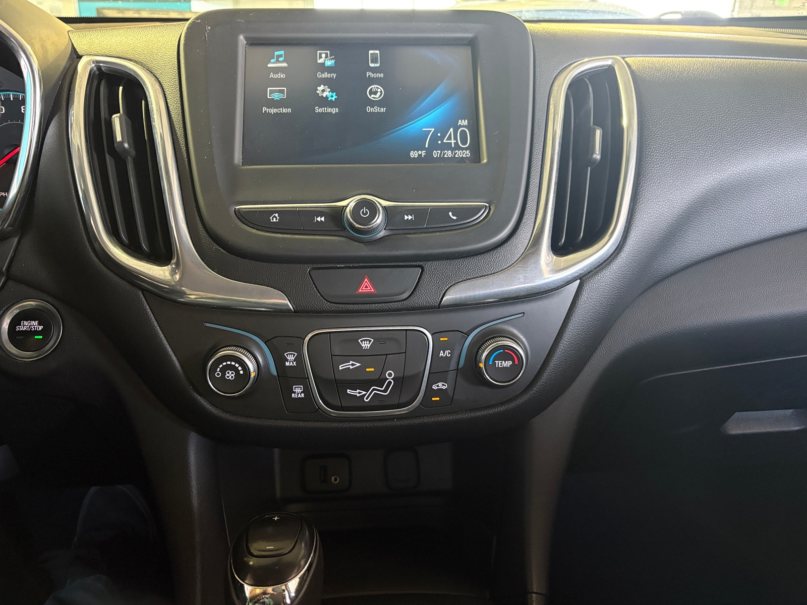 Thumbnail: 2018 Chevrolet Equinox - 4