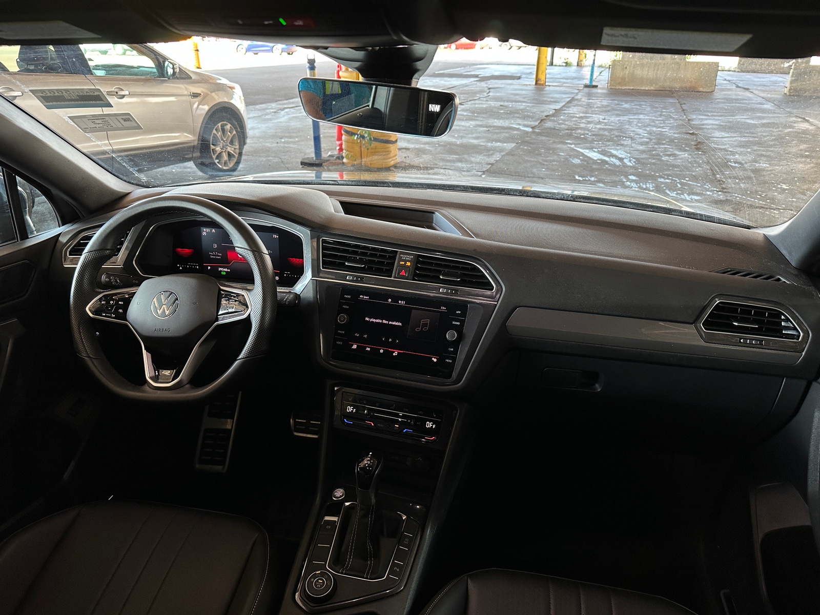 Thumbnail: 2022 Volkswagen Tiguan - 2