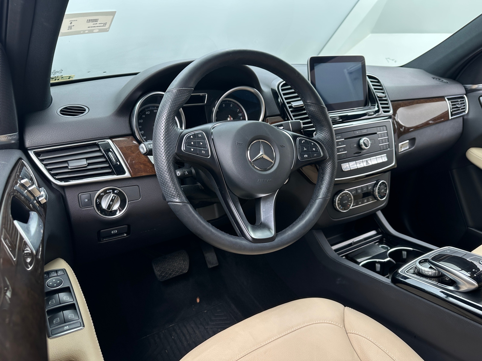 Thumbnail: 2018 Mercedes-Benz GLE - 2