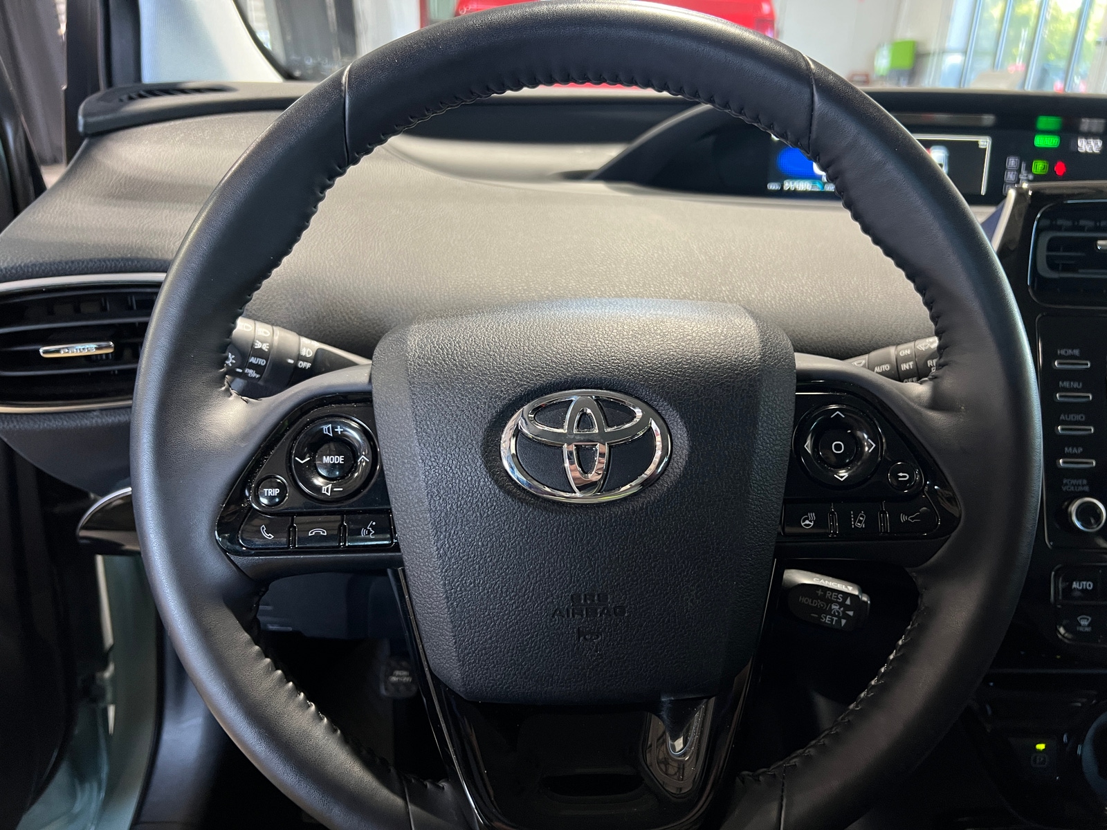 Thumbnail: 2022 Toyota Prius - 4