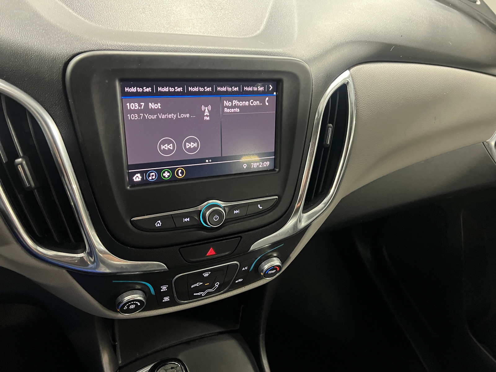 Thumbnail: 2021 Chevrolet Equinox - 4