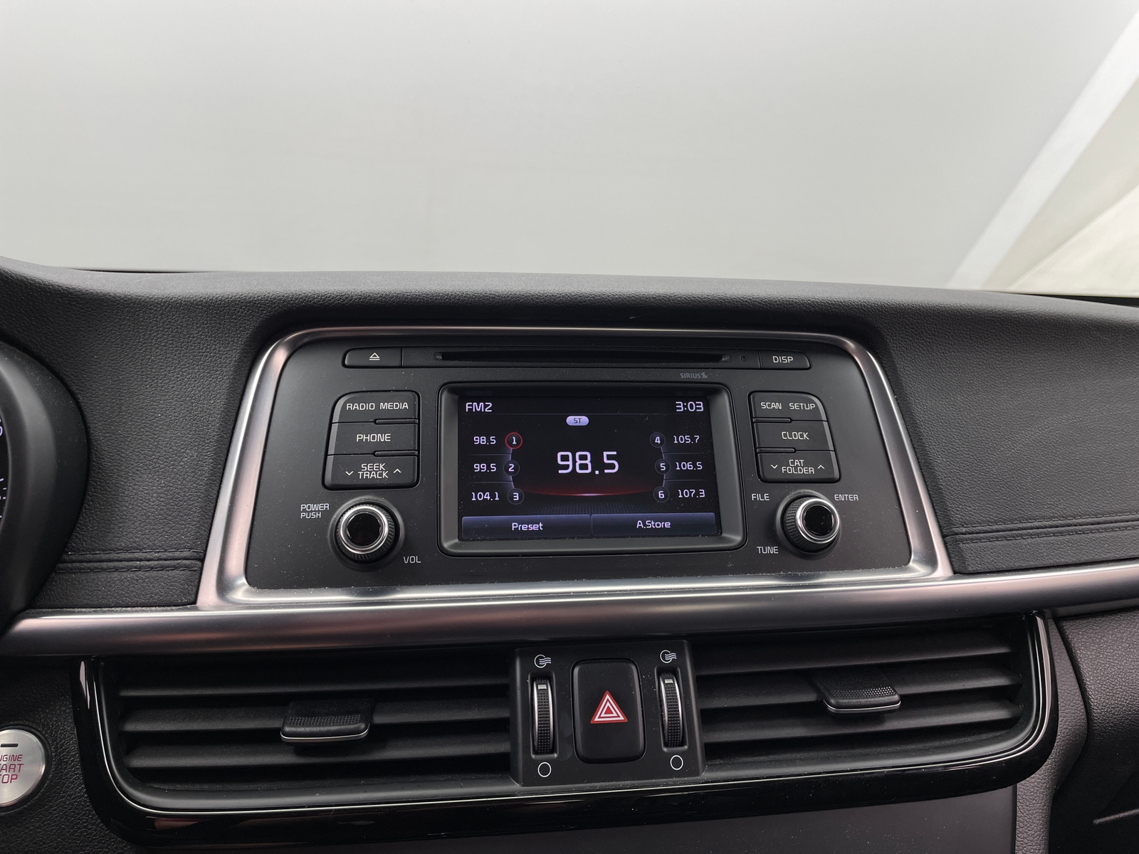 Thumbnail: 2016 Kia Optima - 3