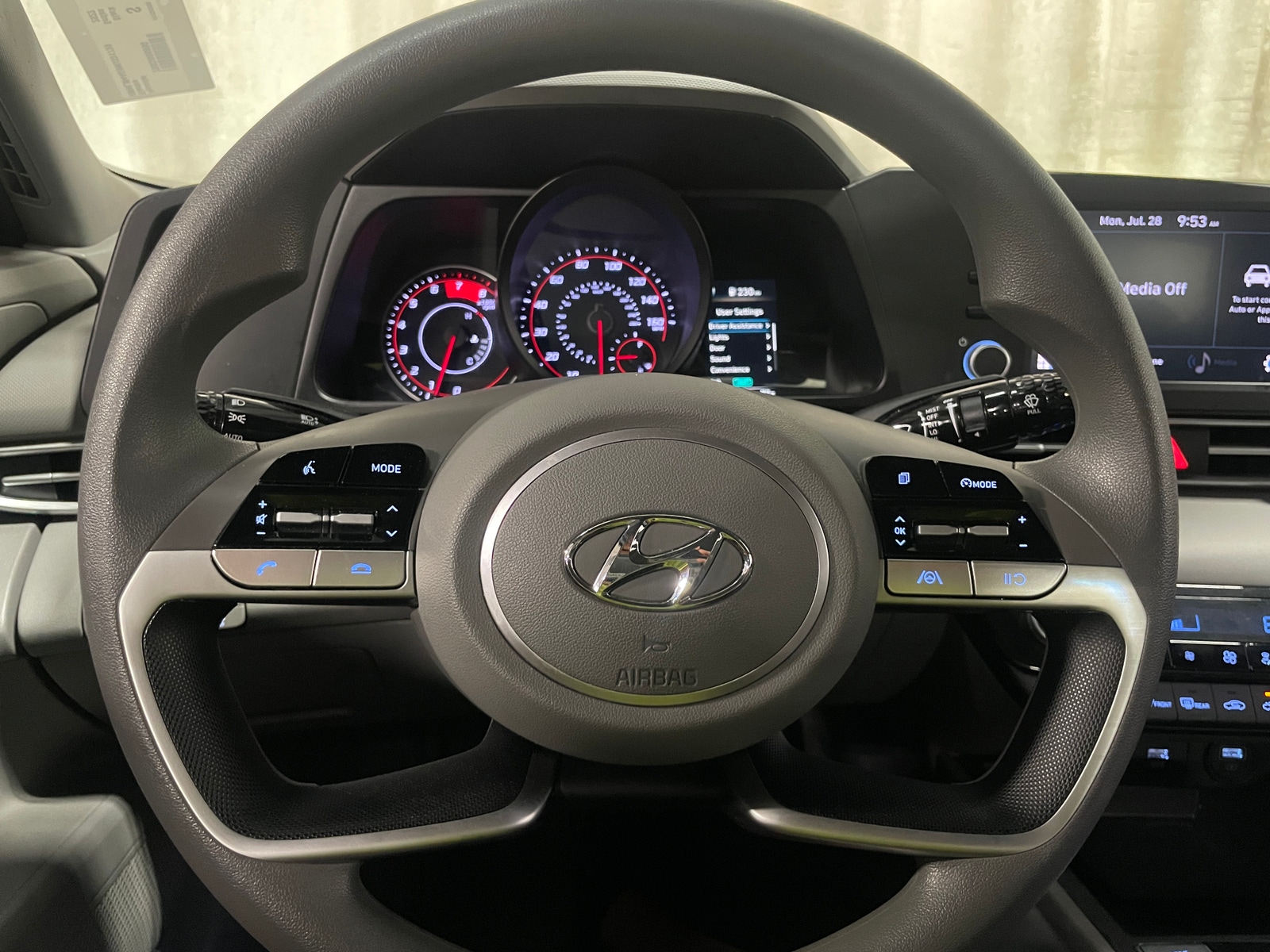 Thumbnail: 2022 Hyundai Elantra - 5
