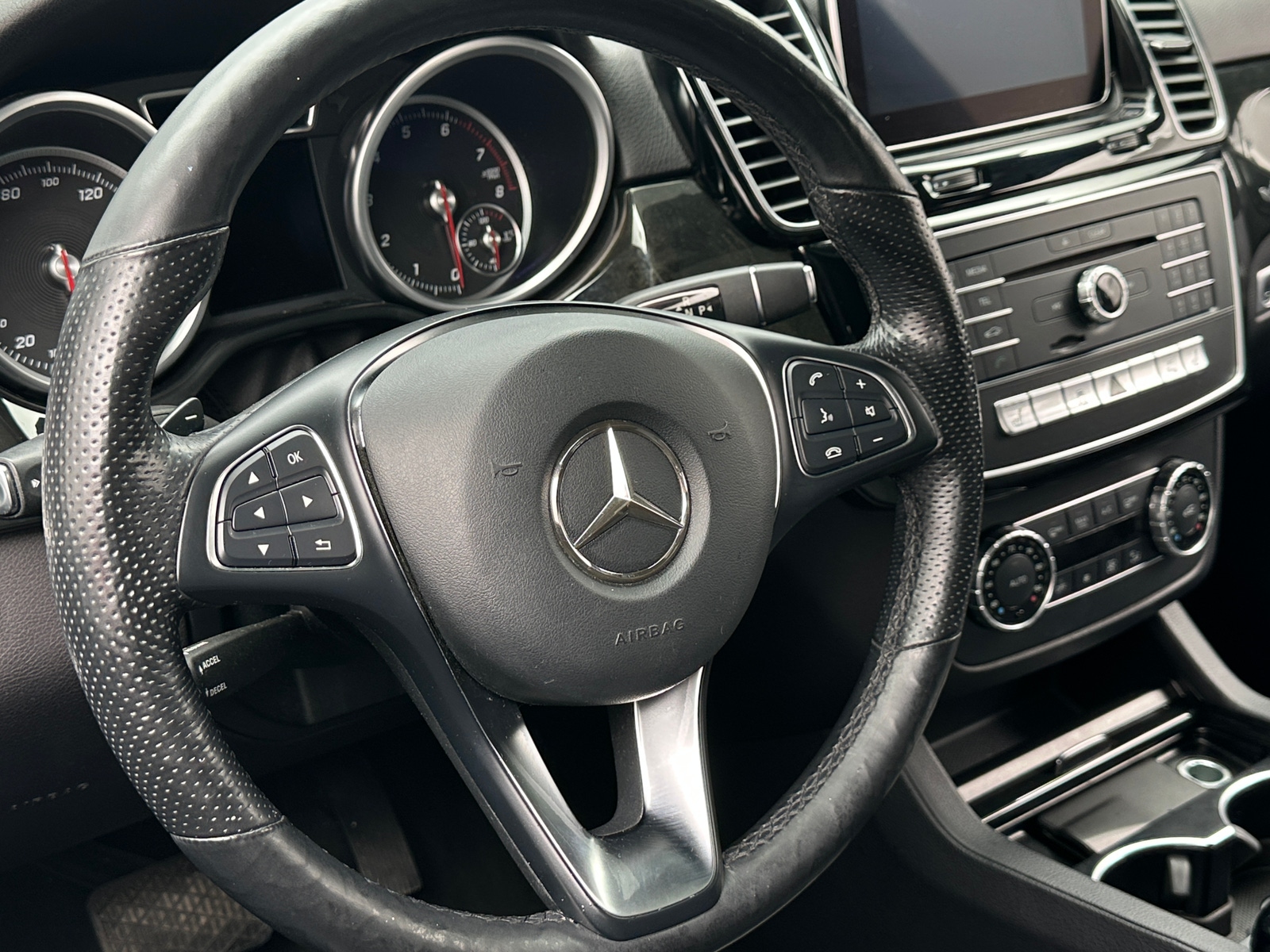 Thumbnail: 2016 Mercedes-Benz GLE - 4