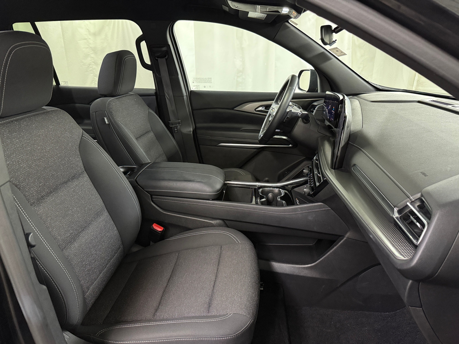 Thumbnail: 2025 Chevrolet Traverse - 2