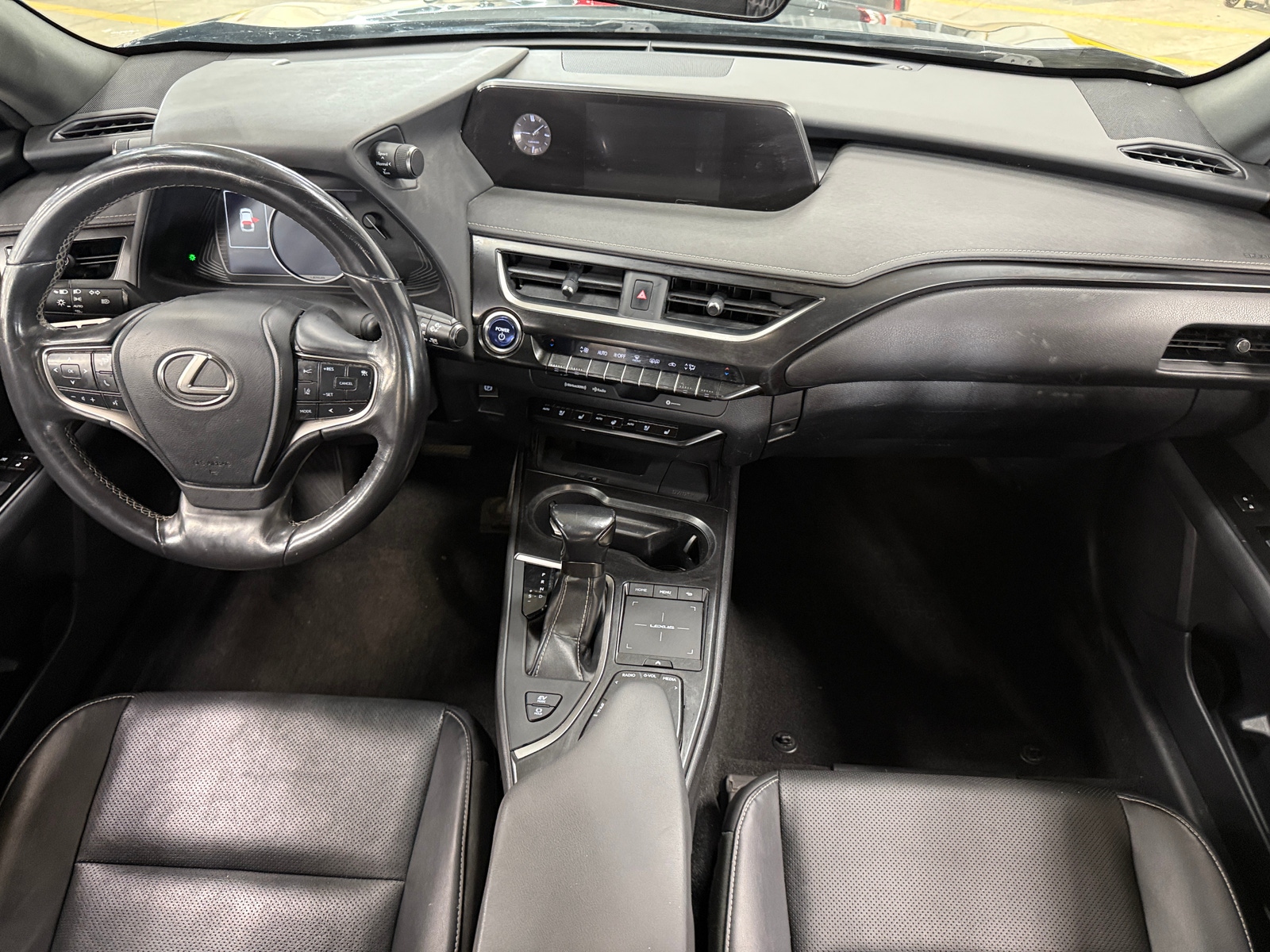 Thumbnail: 2020 Lexus UX - 2