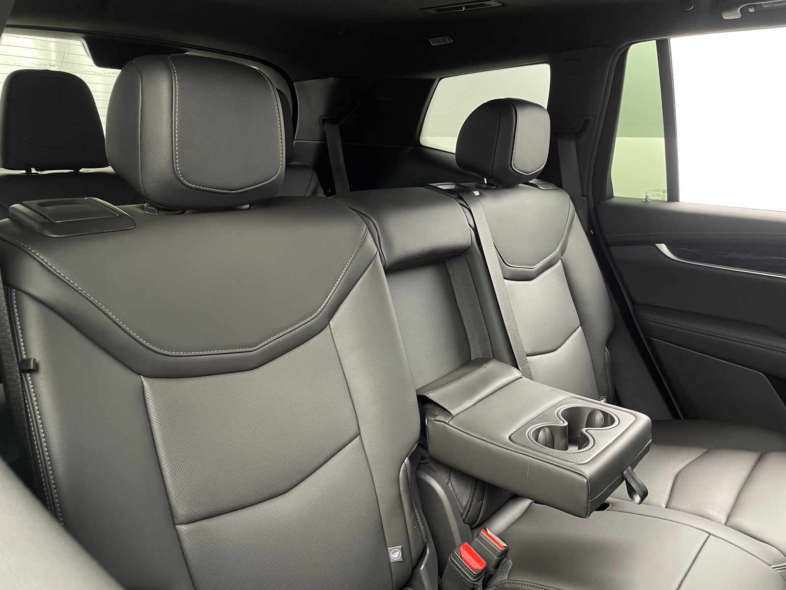 Thumbnail: 2025 Cadillac XT6 - 5