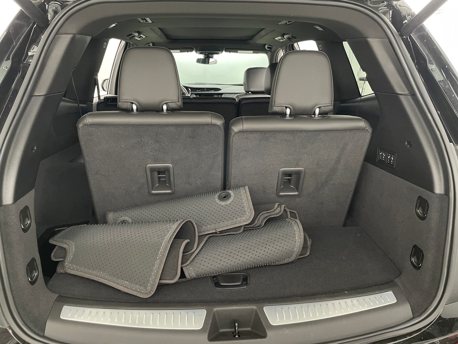 Thumbnail: 2025 Cadillac XT6 - 6