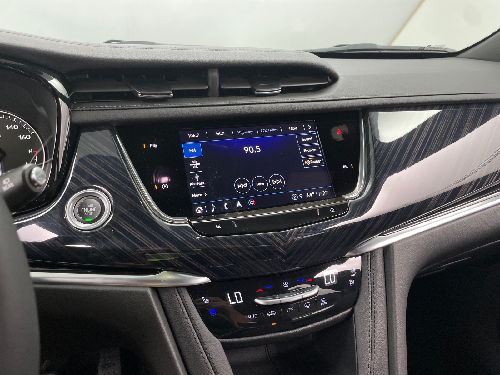 Thumbnail: 2025 Cadillac XT6 - 3