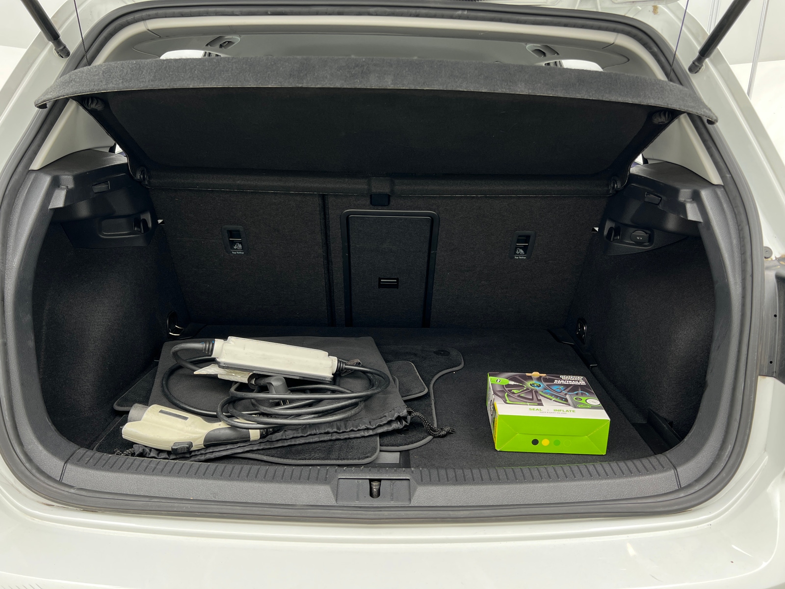Thumbnail: 2019 Volkswagen e-Golf - 7
