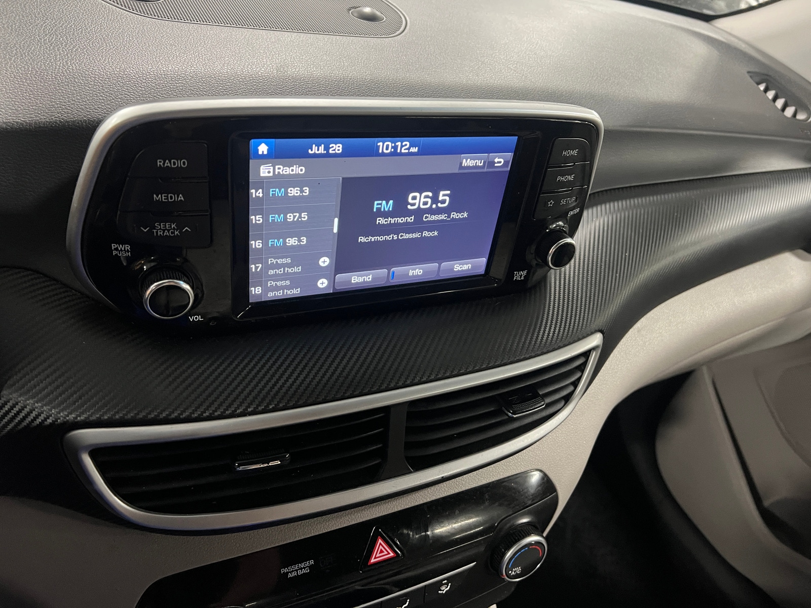 Thumbnail: 2019 Hyundai Tucson - 4