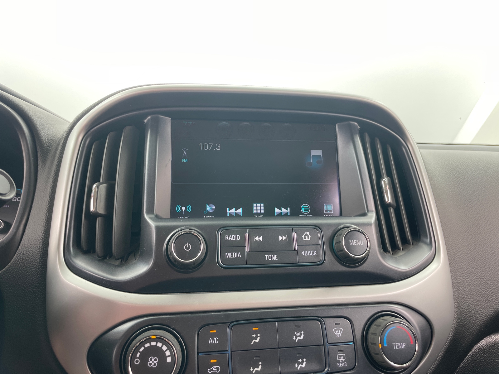 Thumbnail: 2017 Chevrolet Colorado - 4