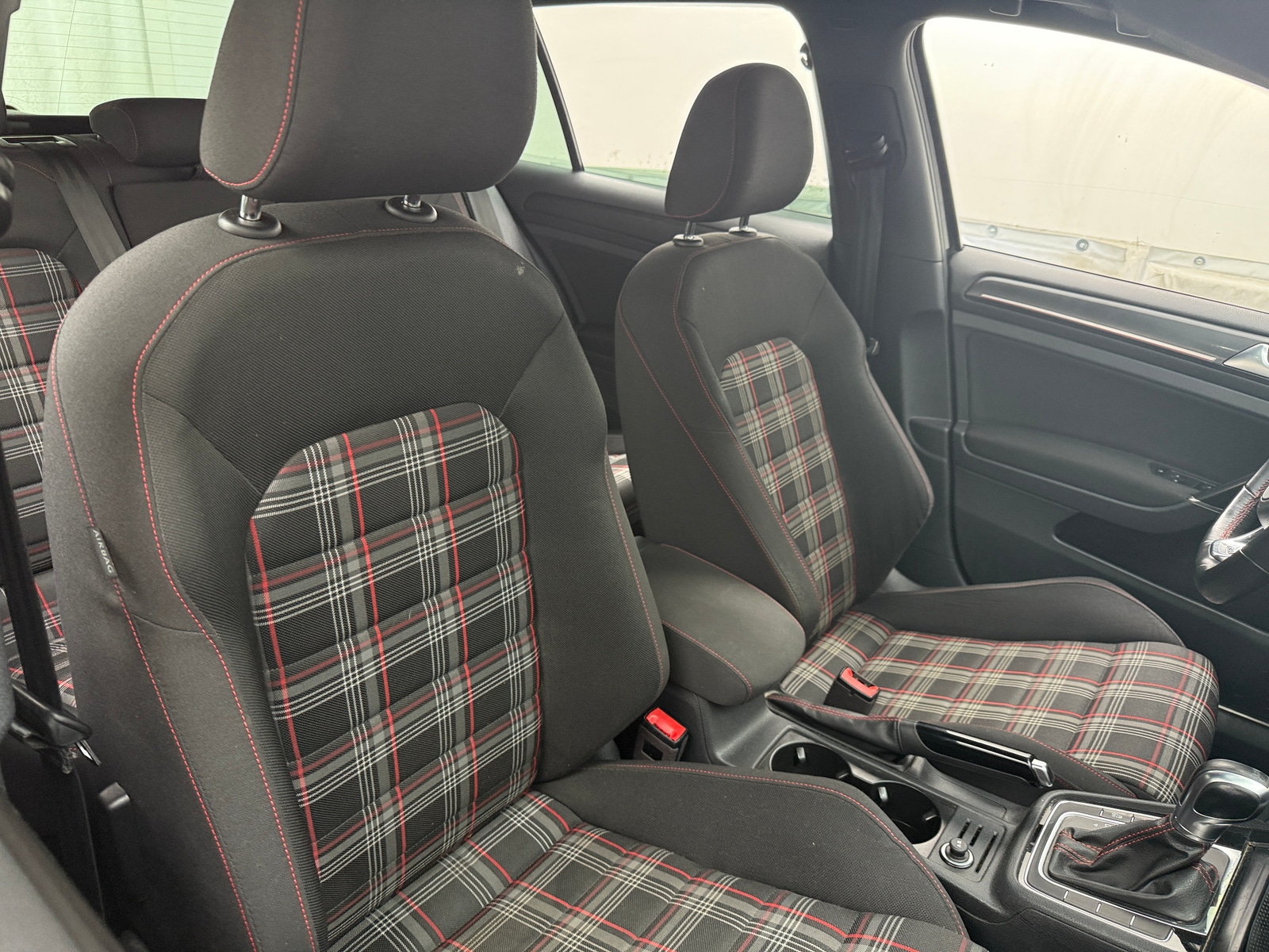 Thumbnail: 2019 Volkswagen Golf - 2