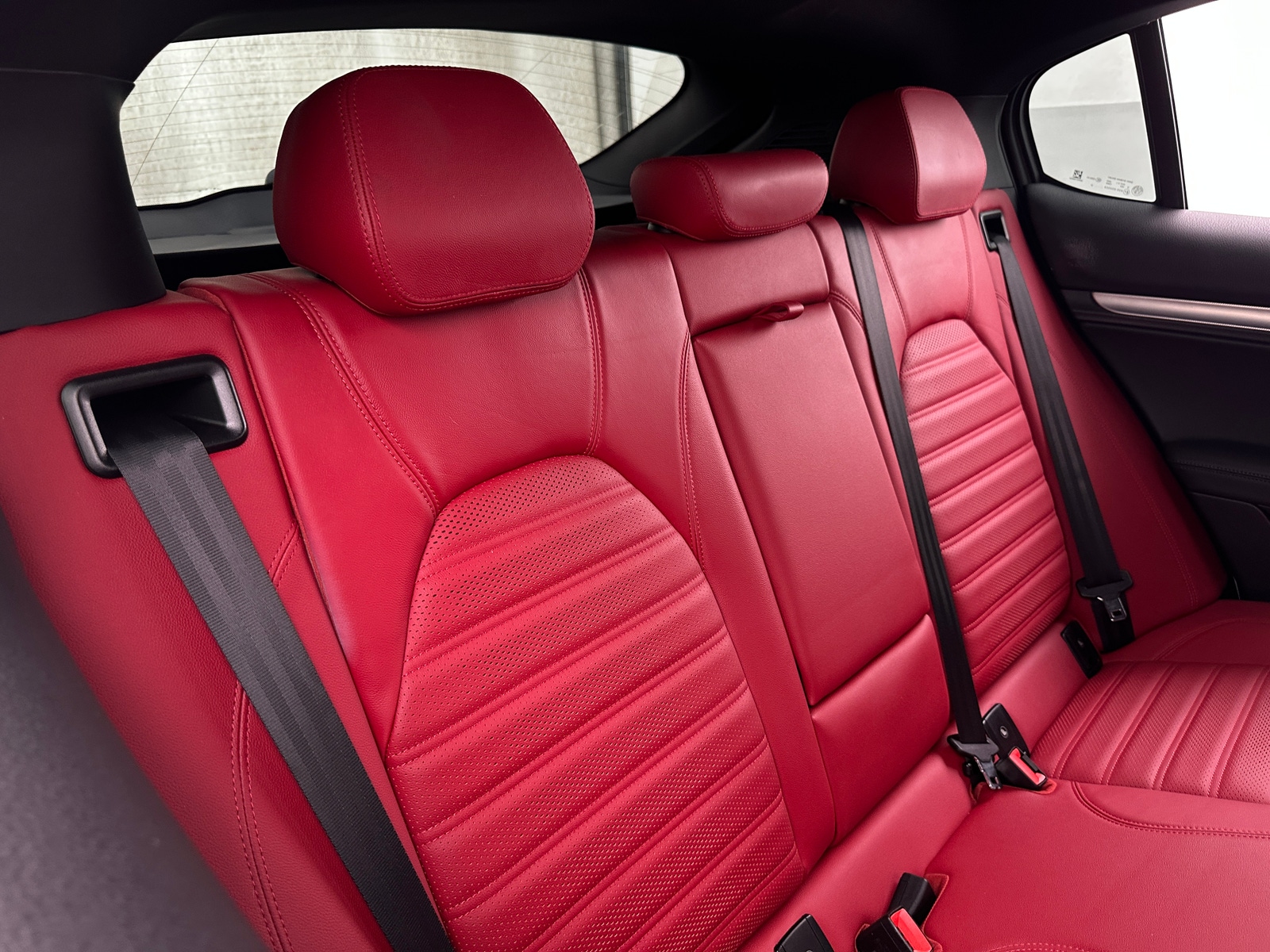 Thumbnail: 2022 Alfa Romeo Stelvio - 5
