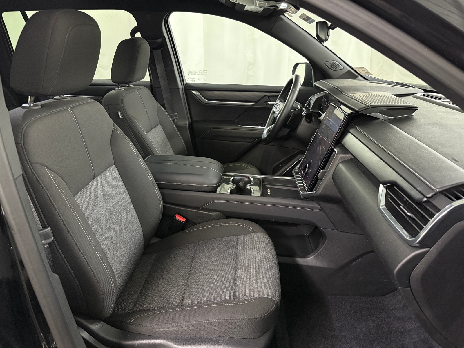 Thumbnail: 2025 GMC Acadia - 2