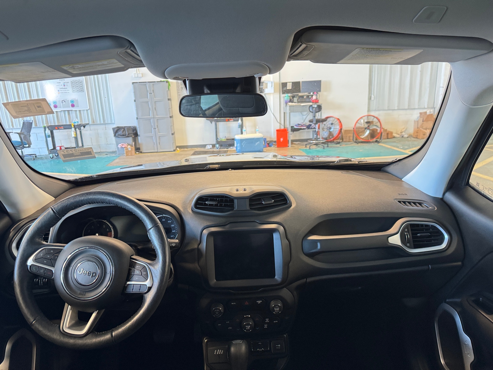 Thumbnail: 2019 Jeep Renegade - 3