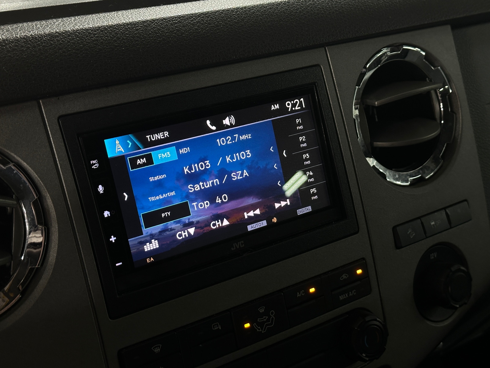 Thumbnail: 2016 Ford Econoline - 4