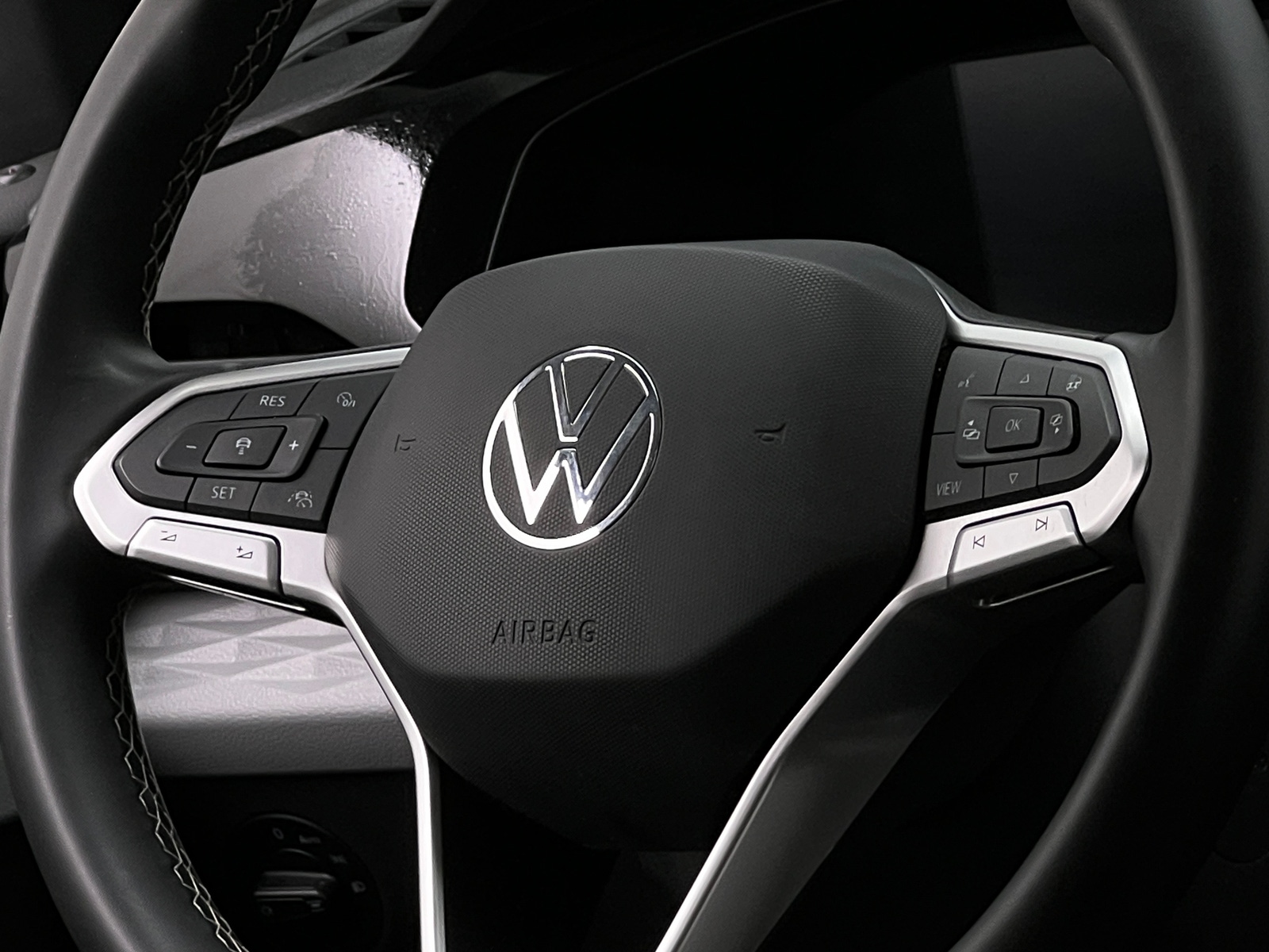Thumbnail: 2022 Volkswagen Taos - 5