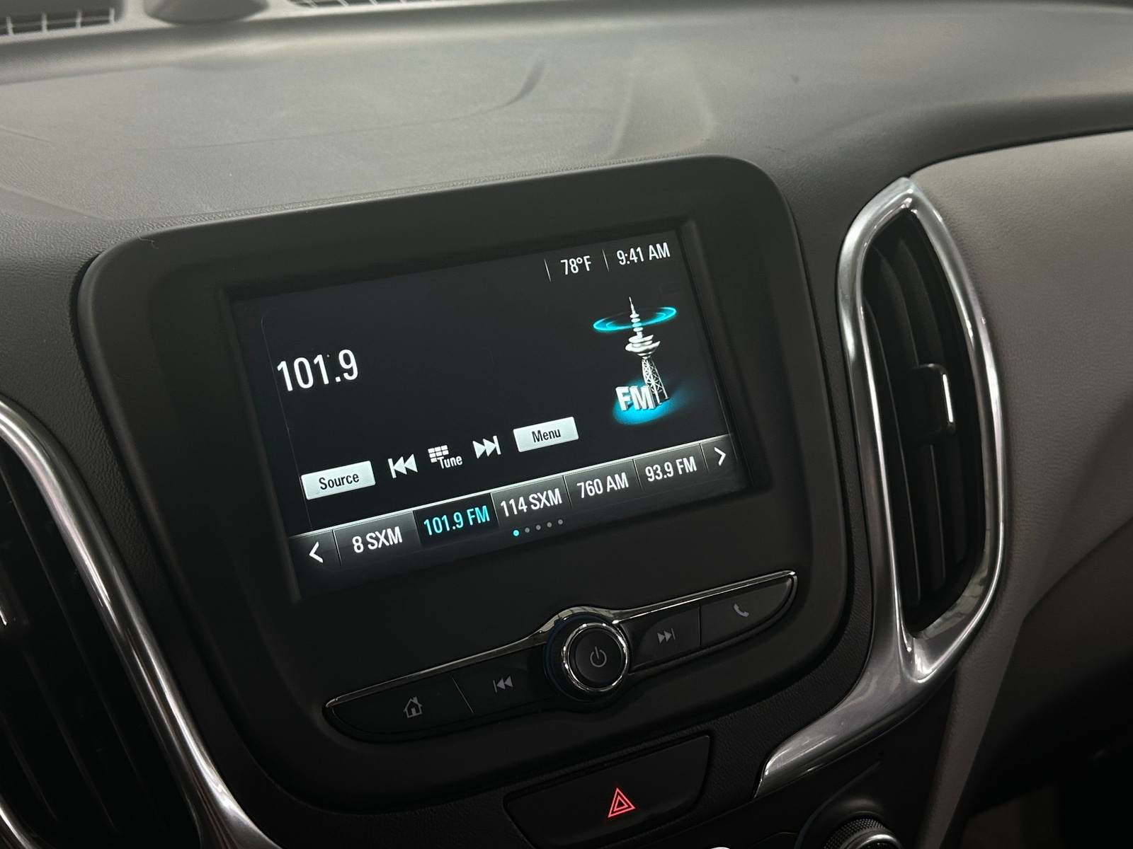 Thumbnail: 2018 Chevrolet Equinox - 4