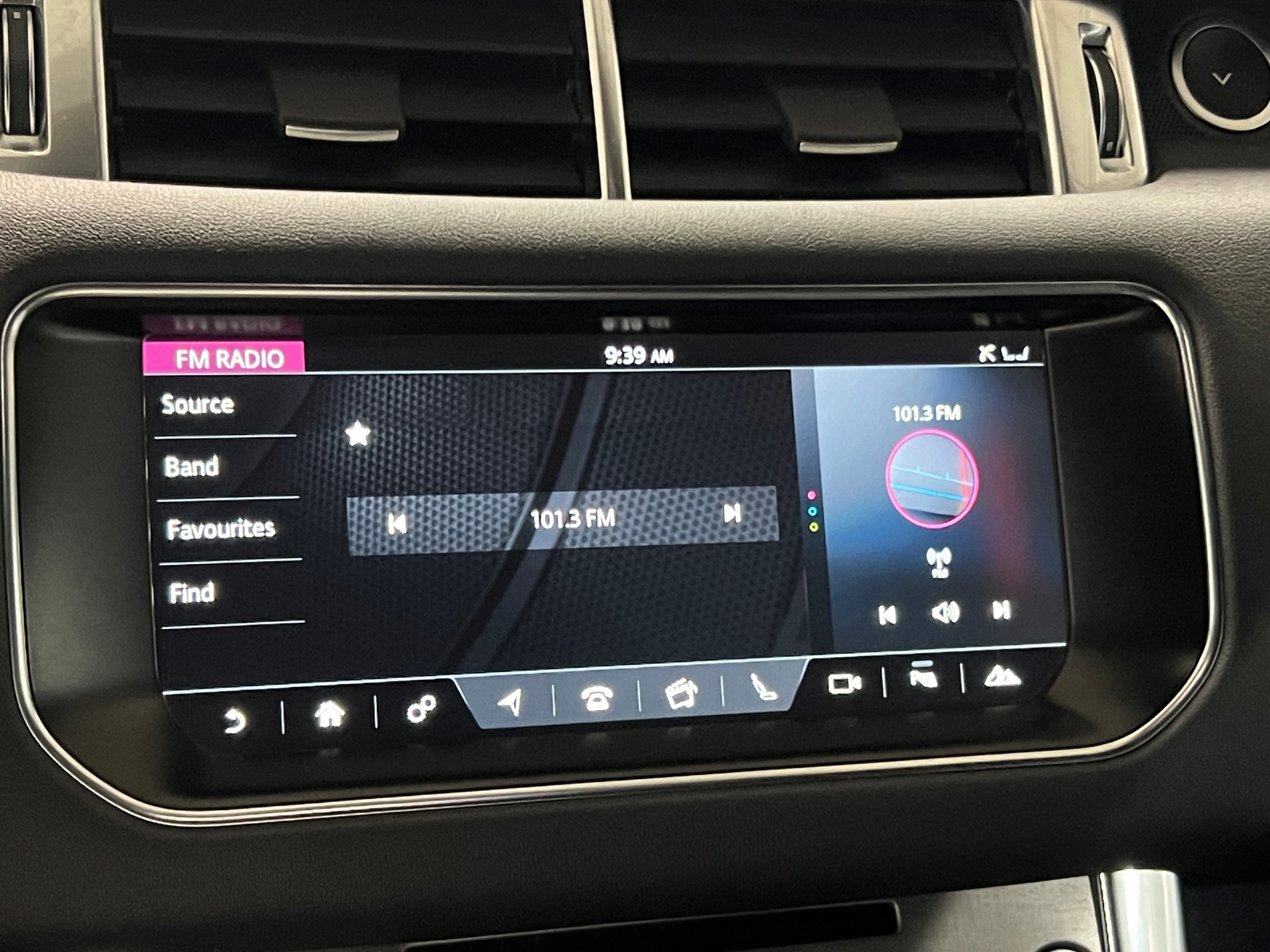 Thumbnail: 2017 Land Rover Range Rover Sport - 3