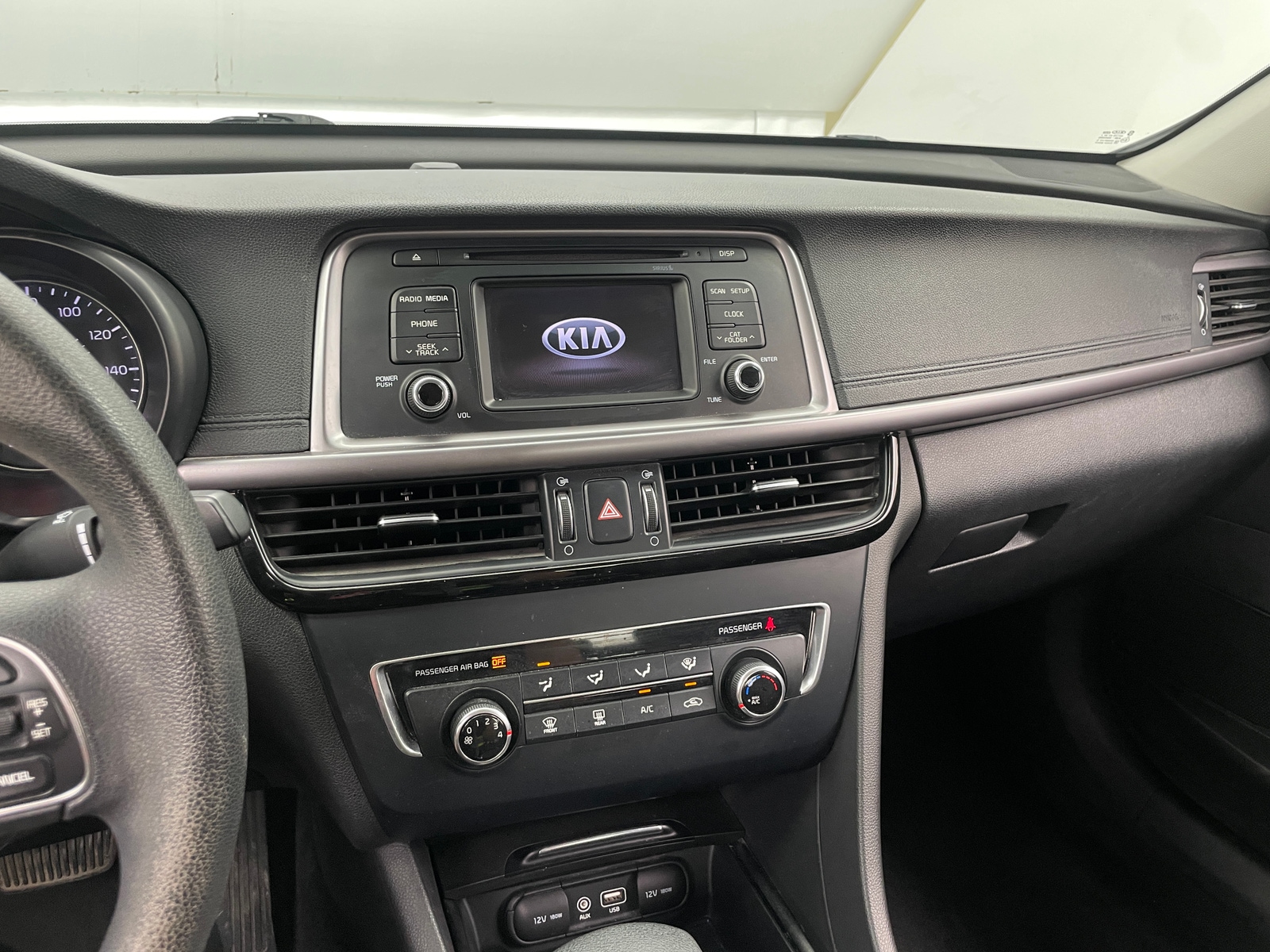 Thumbnail: 2017 Kia Optima - 4
