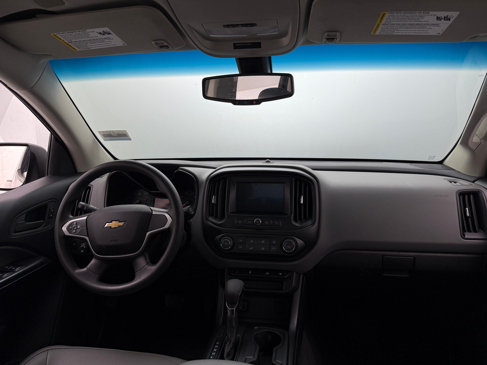Thumbnail: 2022 Chevrolet Colorado - 3